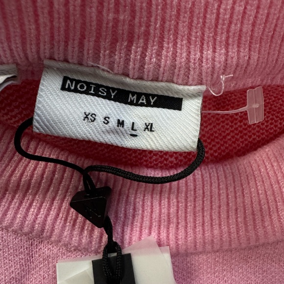 NWT Noisy May Cherry Urban Outfitters Sweater Size Large MSRP $65 - Picture 4 of 5